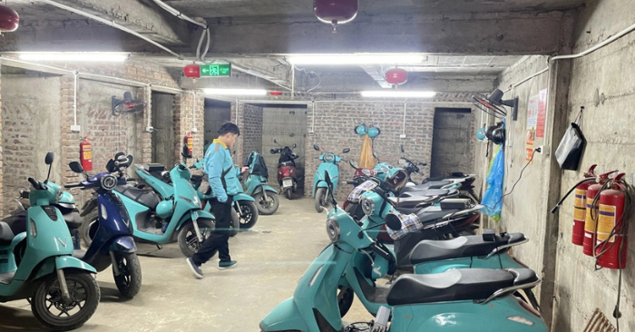 Xóm trọ pin” của tài xế xe điện Hà Nội