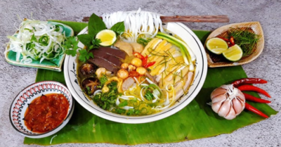 Cách nấu phở gà ngon tại nhà cho bữa sáng chuẩn vị Việt