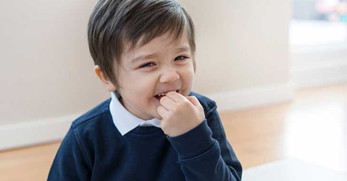 Trẻ cắn móng tay nguy hiểm: Bé 5 tuổi phải phẫu thuật vì nhiễm trùng