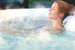Tắm nước nóng mang lại nhiều lợi ích hơn bạn nghĩ
