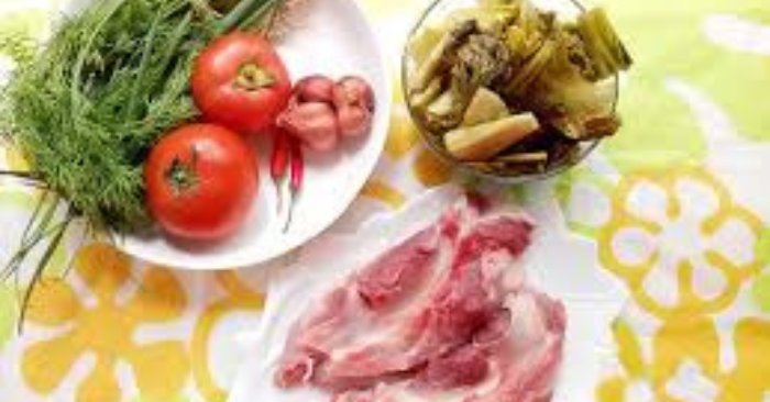 canh sườn non dưa chua