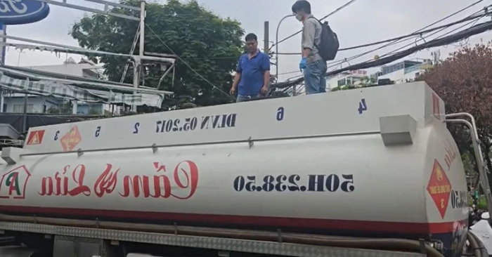 xăng giả