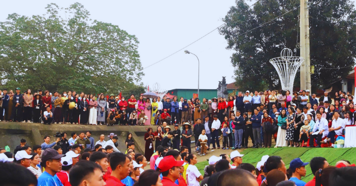 Lễ hội đua thuyền trên sông Ngàn Phố