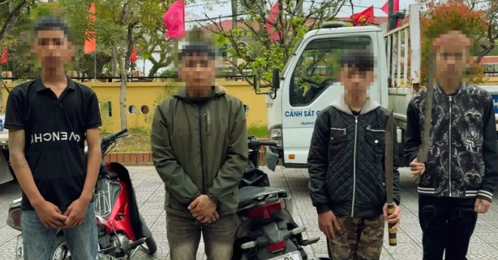 Nhóm thanh niên dùng dao tự chế lạng lách tại Huế trong hai đêm liên tiếp để tăng tương tác TikTok