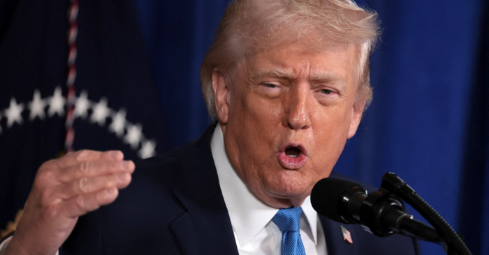 Eo biển Hormuz: Tổng thống Trump ra lệnh khẩn bảo vệ tàu thương mại