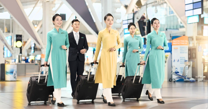 hàng không Việt tuyển tiếp viên