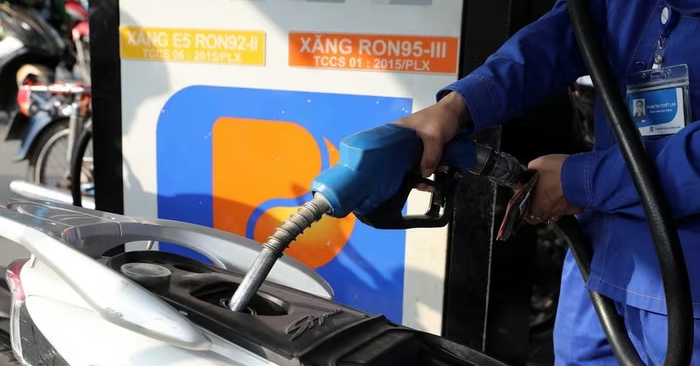 Giá xăng dầu tăng mạnh từ 15 giờ ngày 7-3