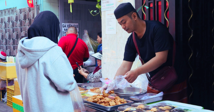 Tháng lễ Ramadan: Xóm người Chăm tại Sài Gòn nhộn nhịp mùa chay tịnh