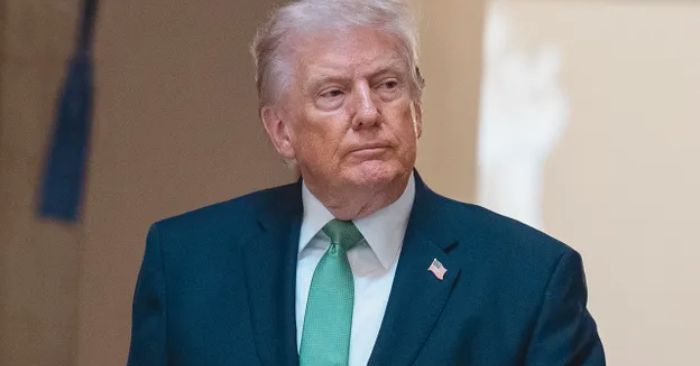 NATO: Ông Trump cảnh báo đồng minh tự bảo vệ eo biển Hormuz