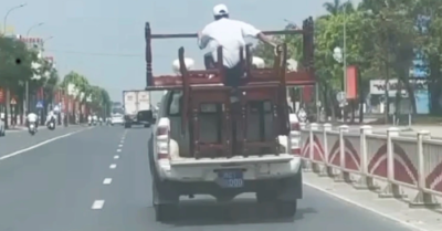 Ô tô biển xanh chở người và hàng hóa ở Huế gây tranh cãi