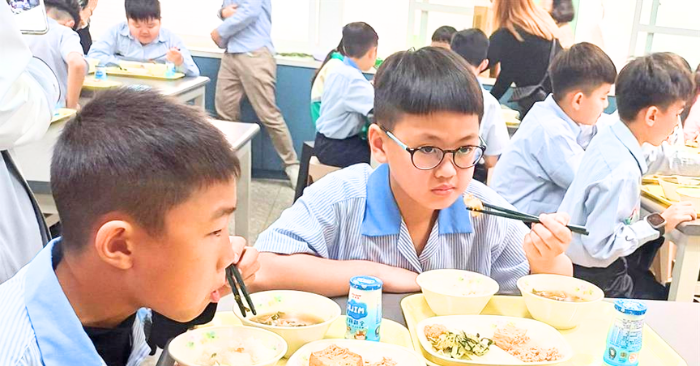 Thịt lợn bẩn tại Hà Nội.