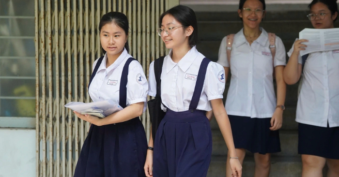 Tuyển sinh lớp 10 và lý do chưa thể bỏ kỳ thi áp lực