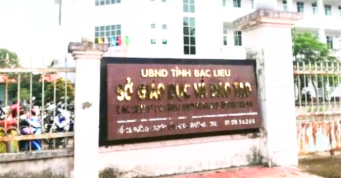 Minh oan cho thầy giáo: Phê bình năm nguyên lãnh đạo giáo dục