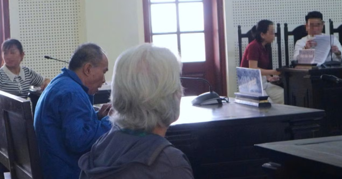 Người vợ xin giảm án cho chồng dù bị chém trọng thương