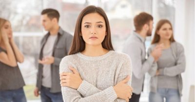 3 cách để vượt qua sự ghen tị nơi công sở