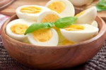 Trứng nguyên quả: Lựa chọn lòng trắng hay ăn cả quả để tốt cho sức khỏe?
