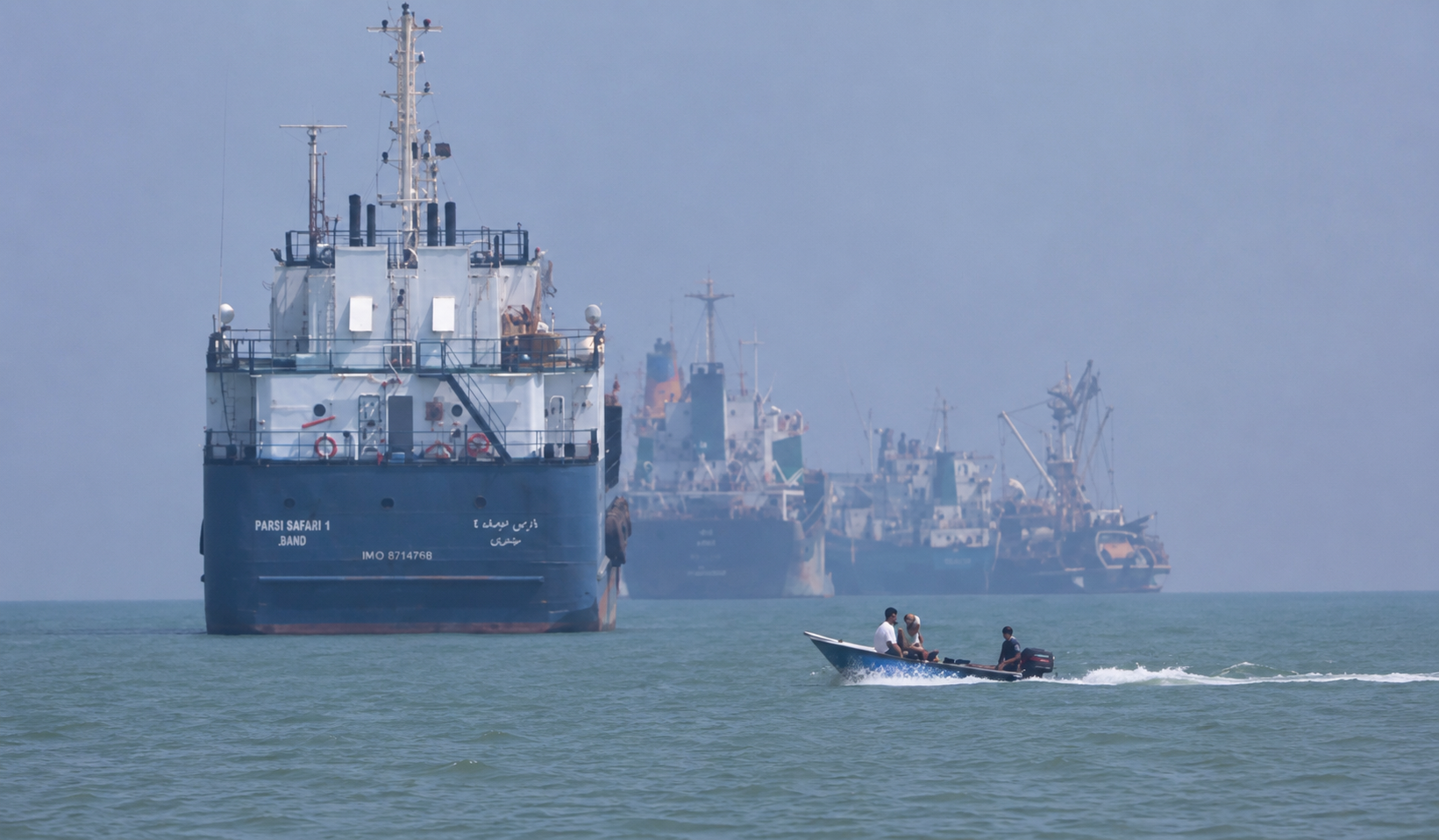 Eo biển Hormuz mở lại nhưng dòng chảy hàng hóa và giá dầu chưa thể sớm ổn định. Vì sao quá trình phục hồi cần nhiều thời gian?