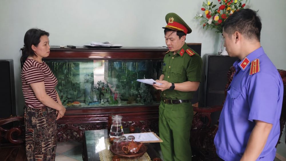 Khởi tố 3 đối tượng sản xuất hơn 2 tấn miến giả ở Hưng Yên, làm rõ hành vi vi phạm và trách nhiệm các bị can.