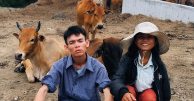 Sô Y Tiết: chàng chăn bò nổi tiếng thế giới nay trồng lúa nuôi con