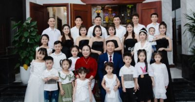 Bốn anh em Nghệ An xây năm nhà chung sân trên đất cha để lại