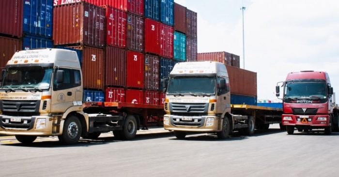 Phó Thủ tướng yêu cầu giảm giá cước vận tải khi giá xăng dầu giảm, bảo đảm chi phí logistics phản ánh đúng biến động nhiên liệu.