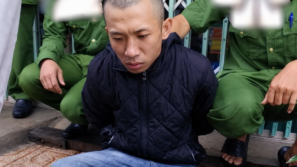 Bắt giữ nghi phạm tấn công người dừng đèn đỏ để cướp xe máy ở Bảo Lộc, vụ án đang được cơ quan chức năng điều tra.