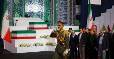 Lãnh tụ kế nhiệm Iran chưa xuất hiện khi 30 nước cử đại diện dự tang lễ