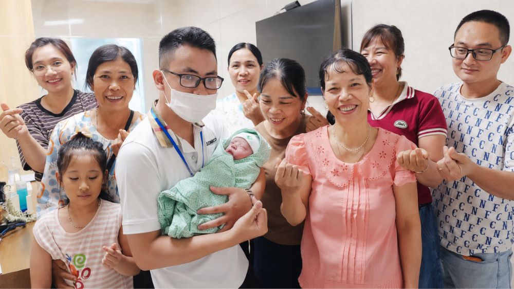 Tiếng khóc phá vỡ định mệnh: Hành trình vượt bệnh di truyền để đón em bé khỏe mạnh, thắp lên hy vọng cho cả gia đình.