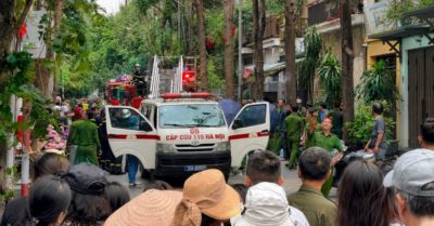 Cháy biệt thự liền kề ở Hà Nội, một người bỏng toàn thân, hai người mắc kẹt