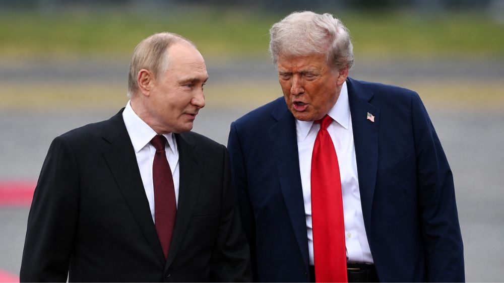 Tổng thống Mỹ Donald Trump và Tổng thống Nga Vladimir Putin điện đàm hơn 1 giờ, thảo luận nhiều vấn đề nóng, thu hút chú ý quốc tế.