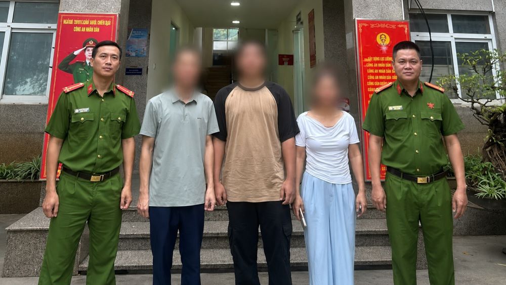 Cuộc điện thoại hoảng loạn của nam sinh viên năm cuối hé lộ sự thật khiến gia đình bàng hoàng, cảnh báo thủ đoạn lừa đảo tinh vi.
