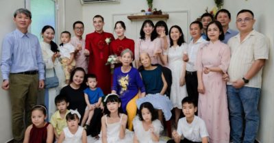 Vợ chồng gánh củi ở Quảng Nam nuôi 8 con thành thạc sĩ, tiến sĩ