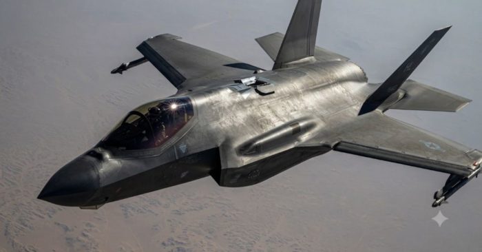 Mỹ tiếp tục không kích loạt mục tiêu của Iran sau cáo buộc nước này tấn công tàu hàng ở eo biển Hormuz, khiến căng thẳng Trung Đông leo thang.