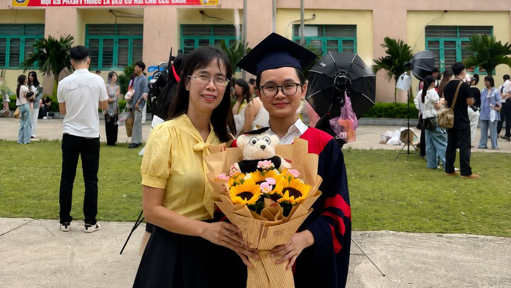 Lê Thị Thu Uyên kể hành trình trưởng thành tại Đại học Khoa học Thái Nguyên, từ e ngại Hóa học đến ngày tốt nghiệp đầy ý nghĩa.