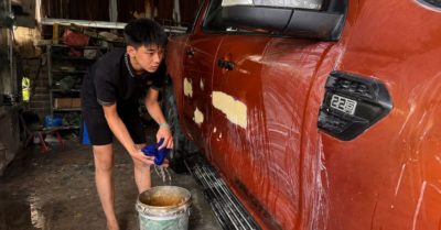 13 tuổi đi làm thuê mùa hè để tự mua thẻ bảo hiểm y tế cho năm học mới