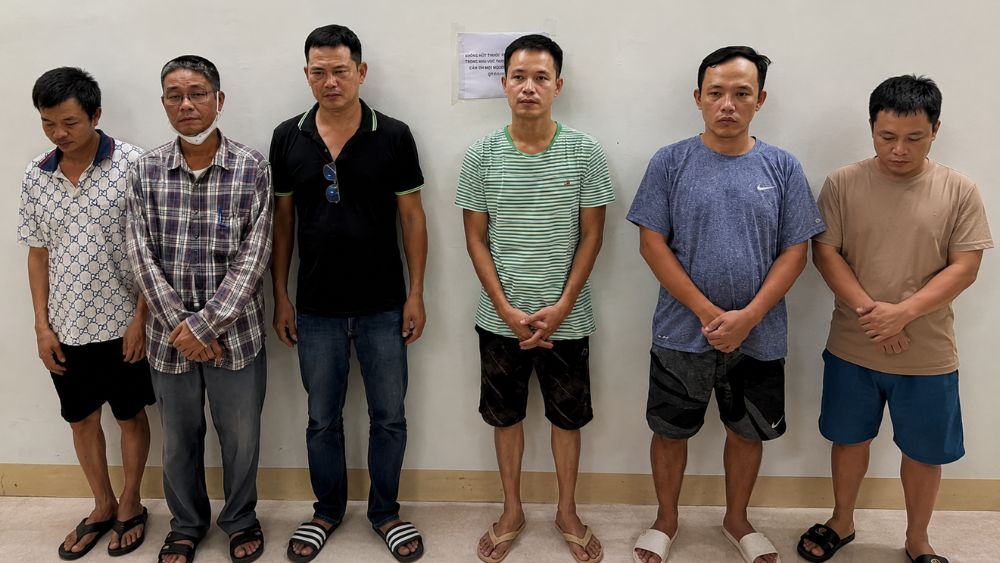 Đường dây cá độ bóng đá gần 60 tỷ đồng tại Đà Nẵng bị triệt phá, nhiều nghi phạm bị tạm giữ. Xem chi tiết vụ án