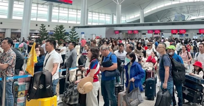 Sân bay Tân Sơn Nhất sẽ có 2 ga metro ngầm kết nối trực tiếp các nhà ga hành khách, mở ra bước đột phá đồng bộ hạ tầng giao thông. Click ngay!