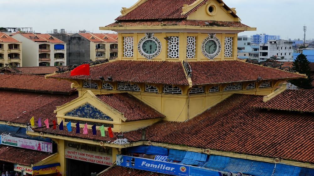 Vì sao gọi là Chợ Lớn? Khám phá nguồn gốc tên gọi và dấu ấn lịch sử hàng trăm năm của khu chợ nổi tiếng ở TP.HCM.