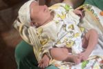 Bé gái sơ sinh bị bỏ rơi ở Thái Nguyên đang được chăm sóc và tìm người thân