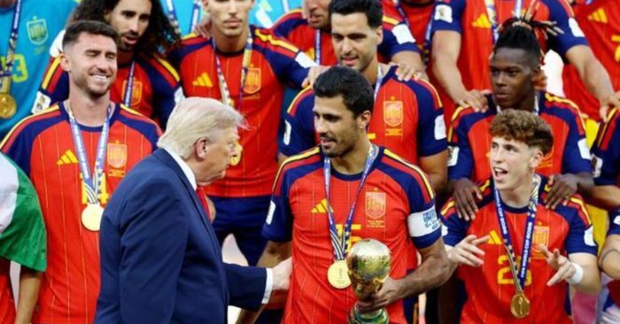Trump trao cúp vô địch FIFA World Cup 2026 cho đội tuyển Tây Ban Nha