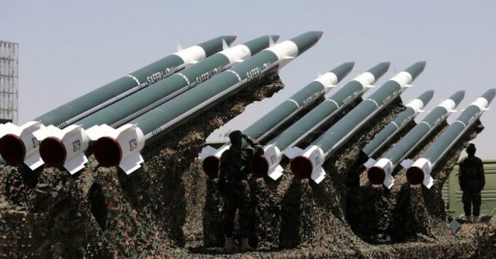 Lực lượng Houthi tuyên bố áp đặt lệnh phong tỏa hàng hải đối với Ả Rập Xê Út để trả đũa, khiến căng thẳng Trung Đông gia tăng mạnh mẽ. Xem ngay!