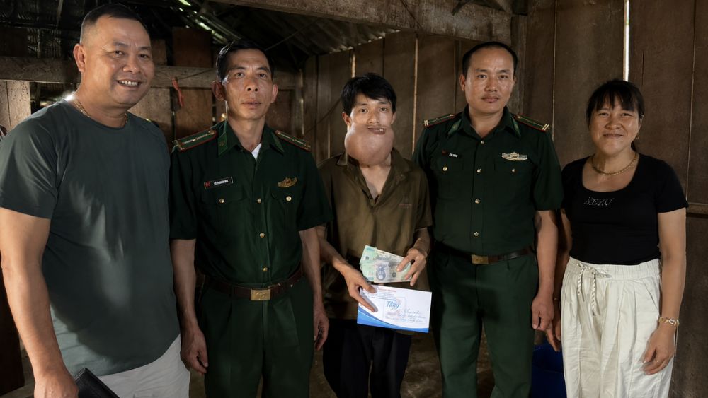 Chị Thanh hỗ trợ kinh phí chữa bệnh cho em Xồng Bá Dìa, lan tỏa nghĩa tình và tinh thần sẻ chia nơi vùng cao.