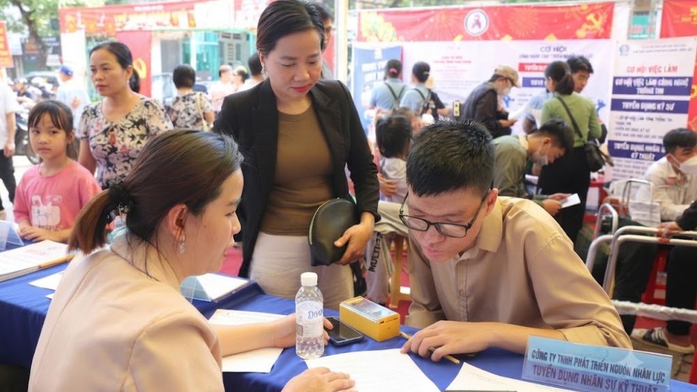  Nhu cầu tuyển dụng lớn giúp lao động thất nghiệp dễ dàng tìm việc mới. Xem ngay cơ hội việc làm hấp dẫn tại đây!
