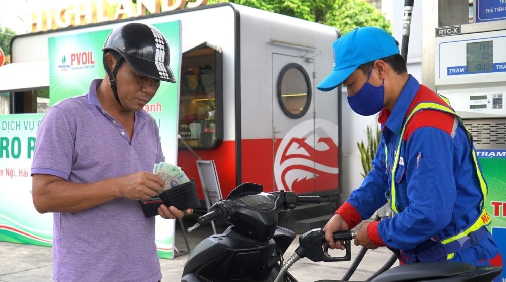 Bộ Công Thương đề xuất trao quyền tự quyết giá bán lẻ cho doanh nghiệp, mở đường xóa bỏ cơ chế "xăng dầu một giá".