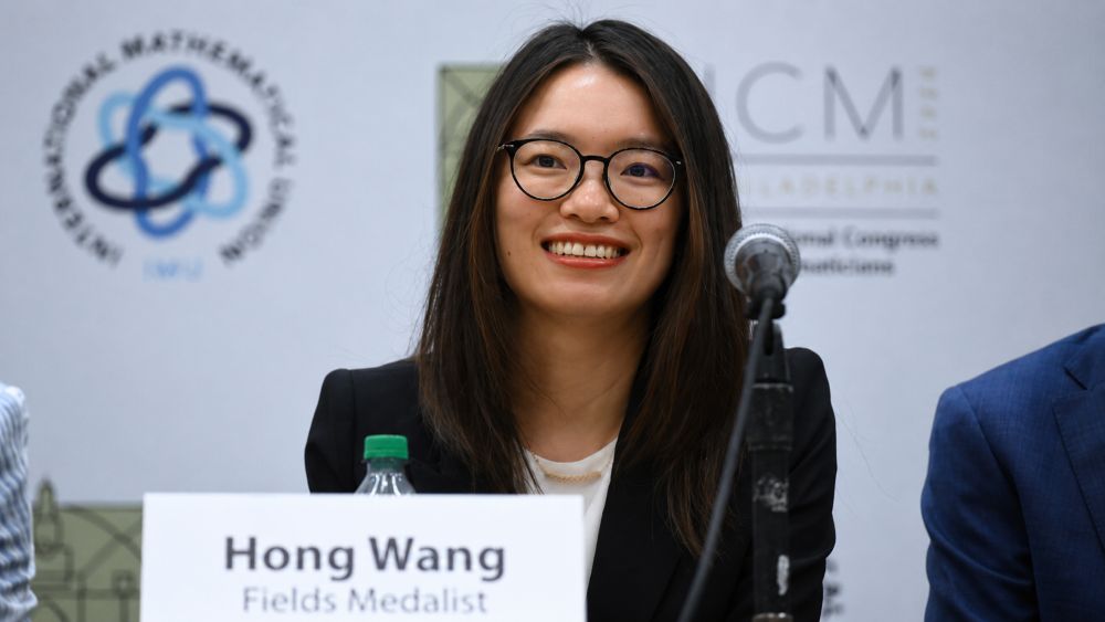 3 phụ nữ hiếm hoi từng đoạt Huy chương Fields, giải thưởng danh giá nhất toán học, trong đó có Vương Hồng. Khám phá hành trình của họ.