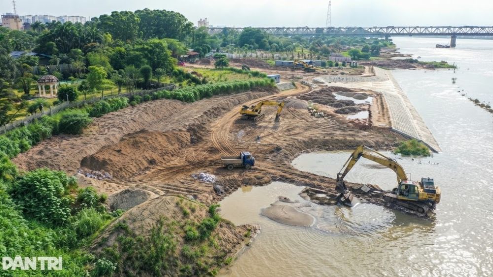 Hà Nội đề xuất nghiên cứu xây dựng 3 đập dâng trên sông Hồng, sông Đuống và sông Đà nhằm điều tiết dòng chảy, góp phần làm sống lại các dòng sông ô nhiễm.