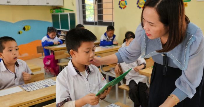 Thanh Hóa giao 4.381 chỉ tiêu hợp đồng giáo viên, nhân viên nhằm bổ sung nhân lực cho ngành giáo dục, đáp ứng nhu cầu năm học mới.