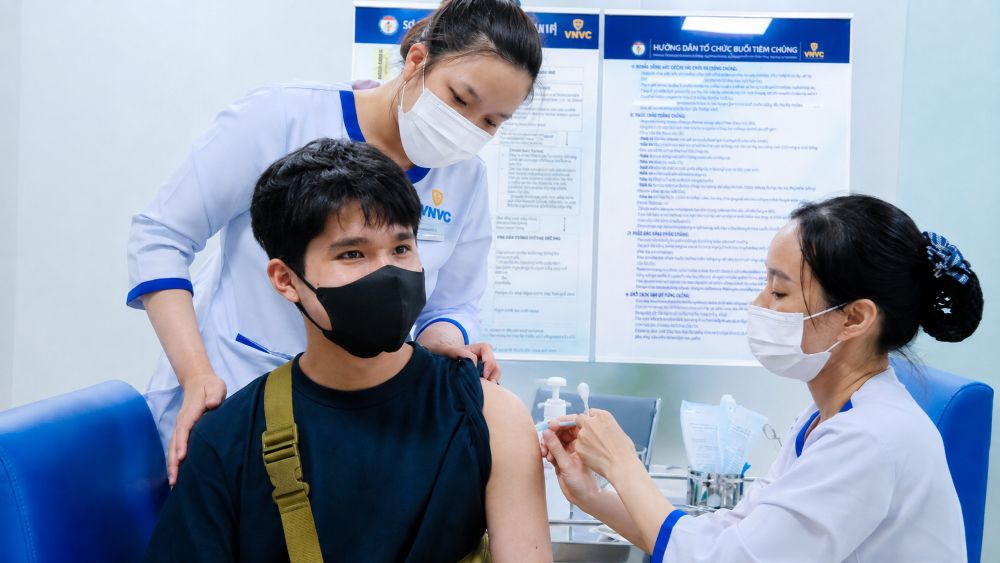 Ung thư hầu họng ở nam giới có liên quan đến HPV. Tiêm vaccine là biện pháp giúp giảm nguy cơ mắc các bệnh do virus HPV gây ra.
