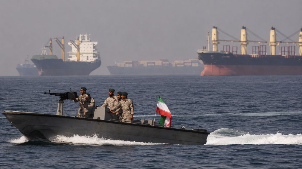 Mỹ trao “cơ hội cuối cùng” cho Iran, cảnh báo cứng rắn về tự do hàng hải và tương lai eo biển Hormuz.