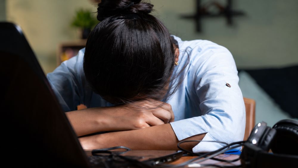 Nỗi cô đơn của những người vợ “siêu nhân” khi gánh nhiều trách nhiệm gia đình, đối mặt với stress, mất ngủ và nguy cơ kiệt sức.